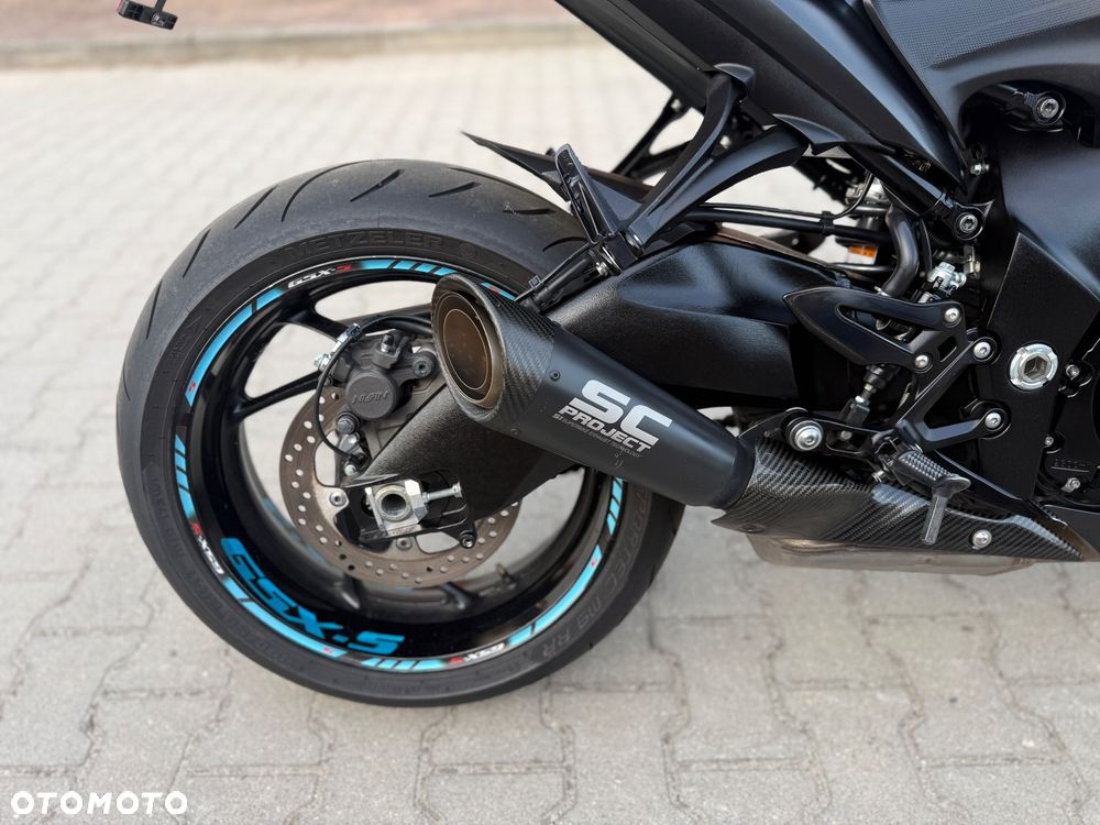 Suzuki GSX - 10