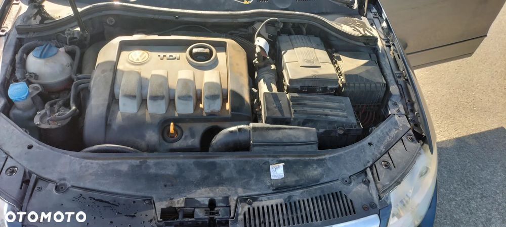 Volkswagen Passat 1.9 TDI Trendline - 16