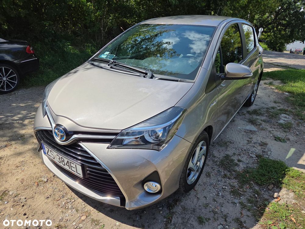 Toyota Yaris Hybrid 100 Premium EU6 - 17