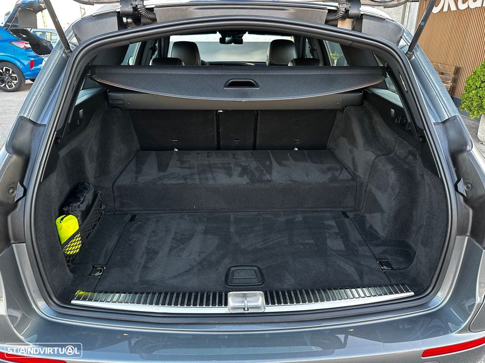Mercedes-Benz E 300 de AMG Line - 55