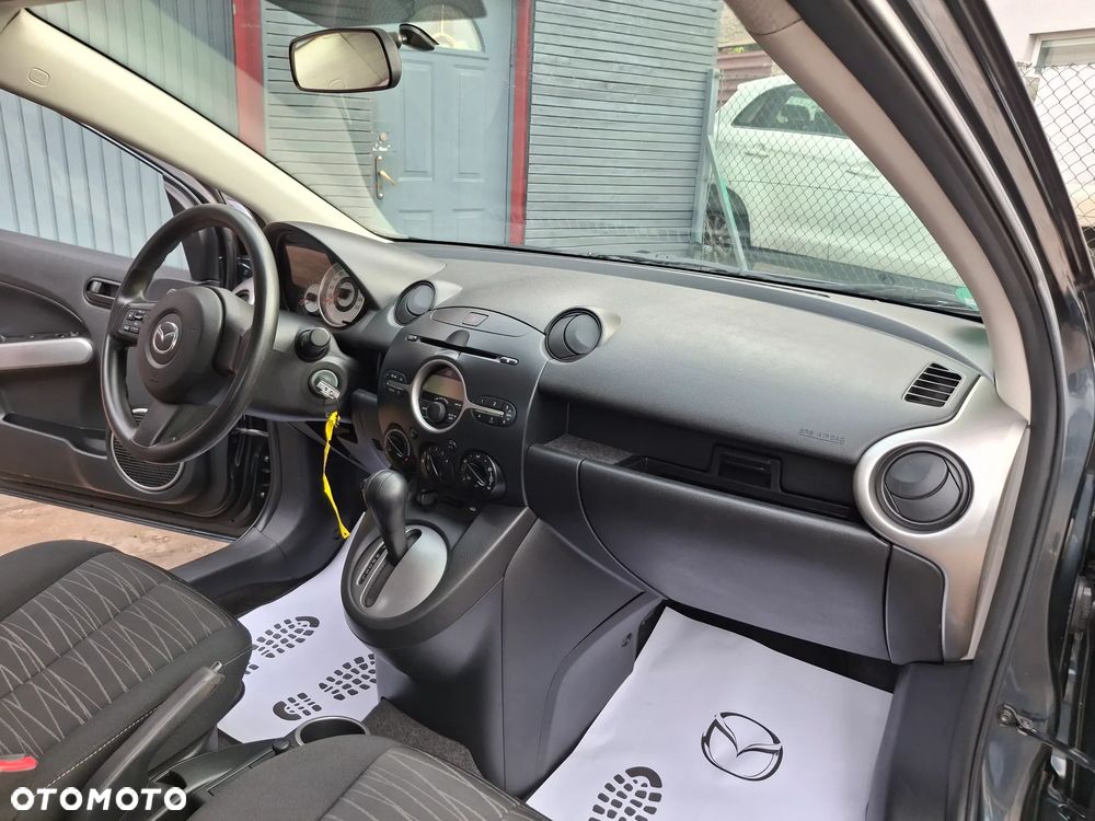Mazda 2 - 16