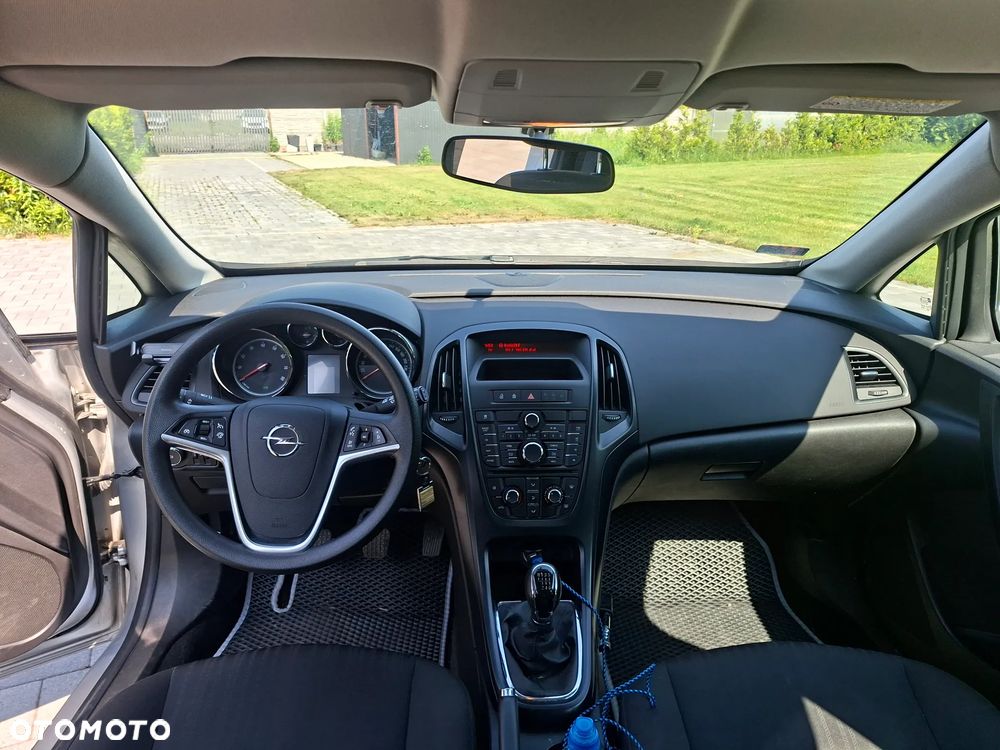 Opel Astra 1.4 T Essentia - 11