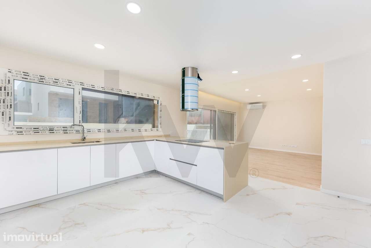 MORADIA NOVA , TORRES VEDRAS , SUITE, PISCINA , GARAGEM PARA 2 VIATURA - Grande imagem: 3/60