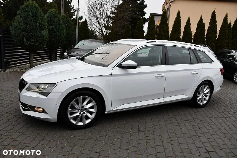 Skoda Superb 2.0 TDI Sportline - 29