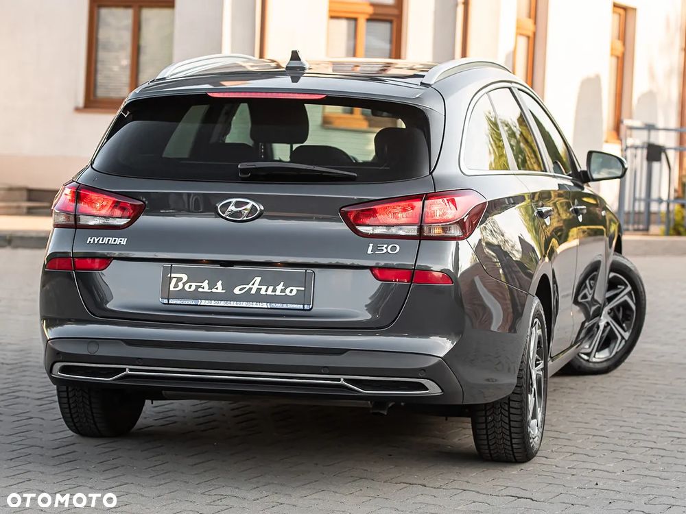 Hyundai i30 1.5 T-GDI 48V Premium DCT - 13