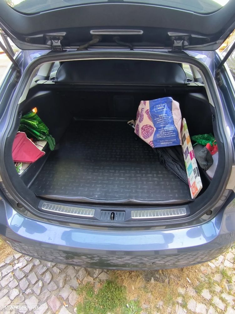 Toyota Avensis SW 2.0 D-4D Exclusive +Pele+GPS - 12
