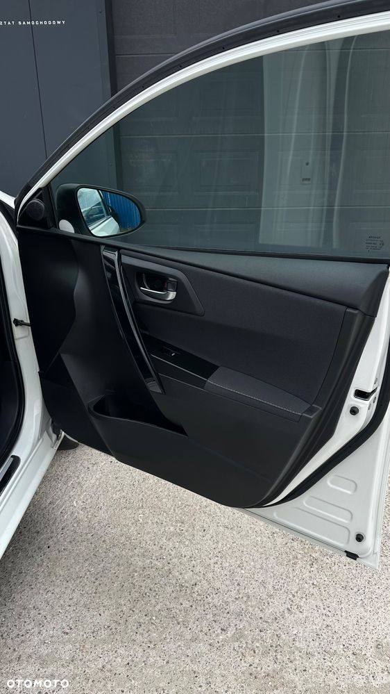 Toyota Auris - 18