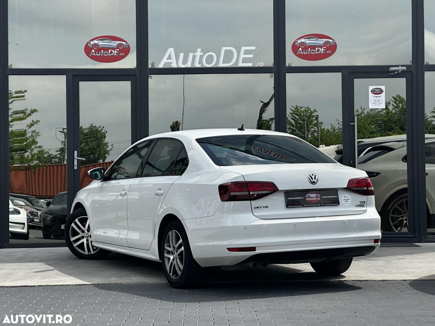Volkswagen Jetta - 3