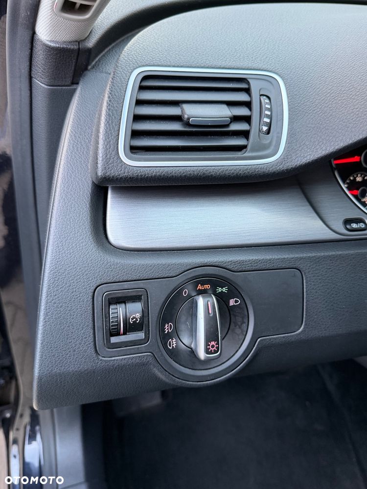 Volkswagen Passat 2.0 TDI Comfortline - 29