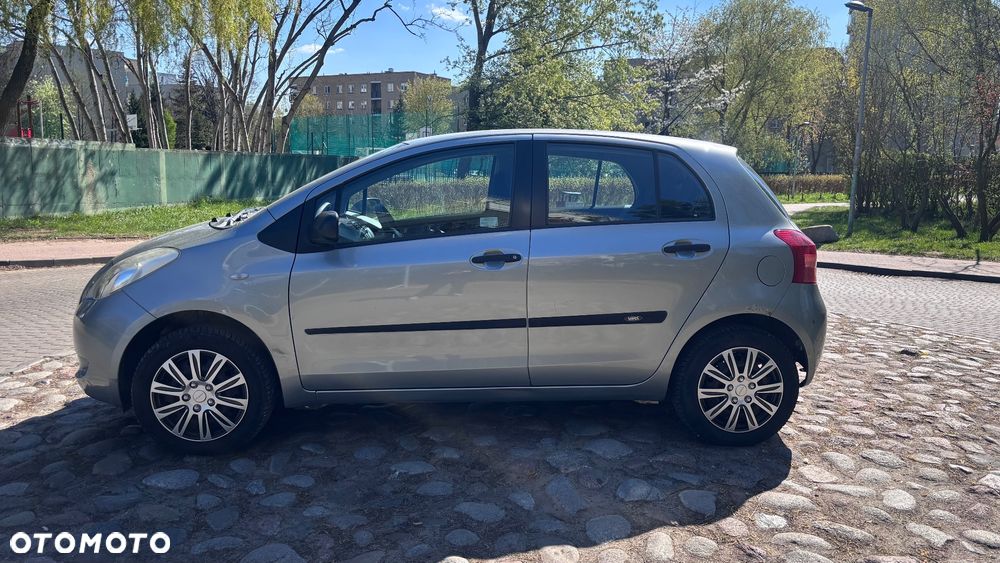 Toyota Yaris 1.0 Luna - 3