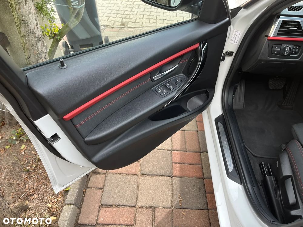 BMW Seria 3 320i GPF Sport Line Shadow sport - 23