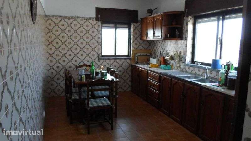 Moradia isolada, 3 pisos, 5 assoalhadas + 1. - Grande imagem: 3/12