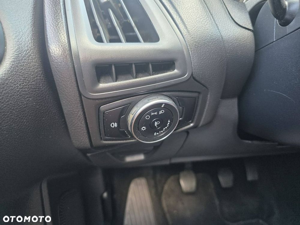 Ford Focus 1.0 EcoBoost Connected - 11