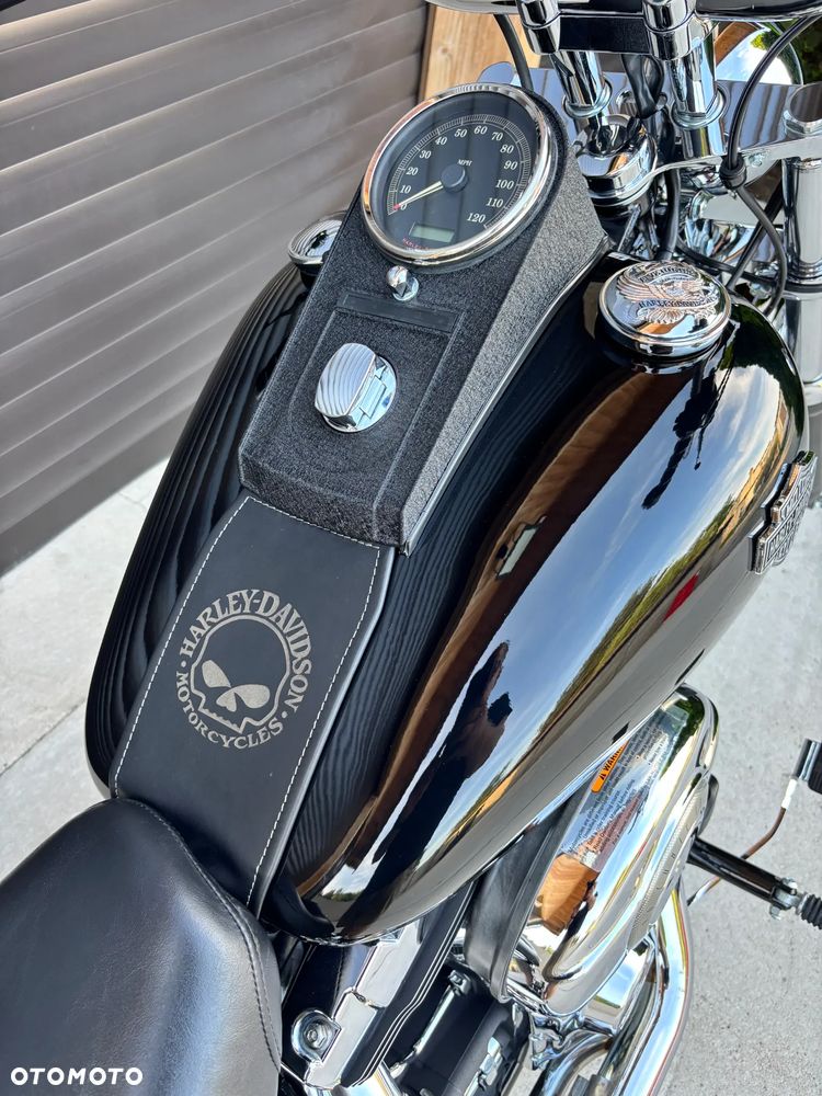 Harley-Davidson Softail Custom - 23