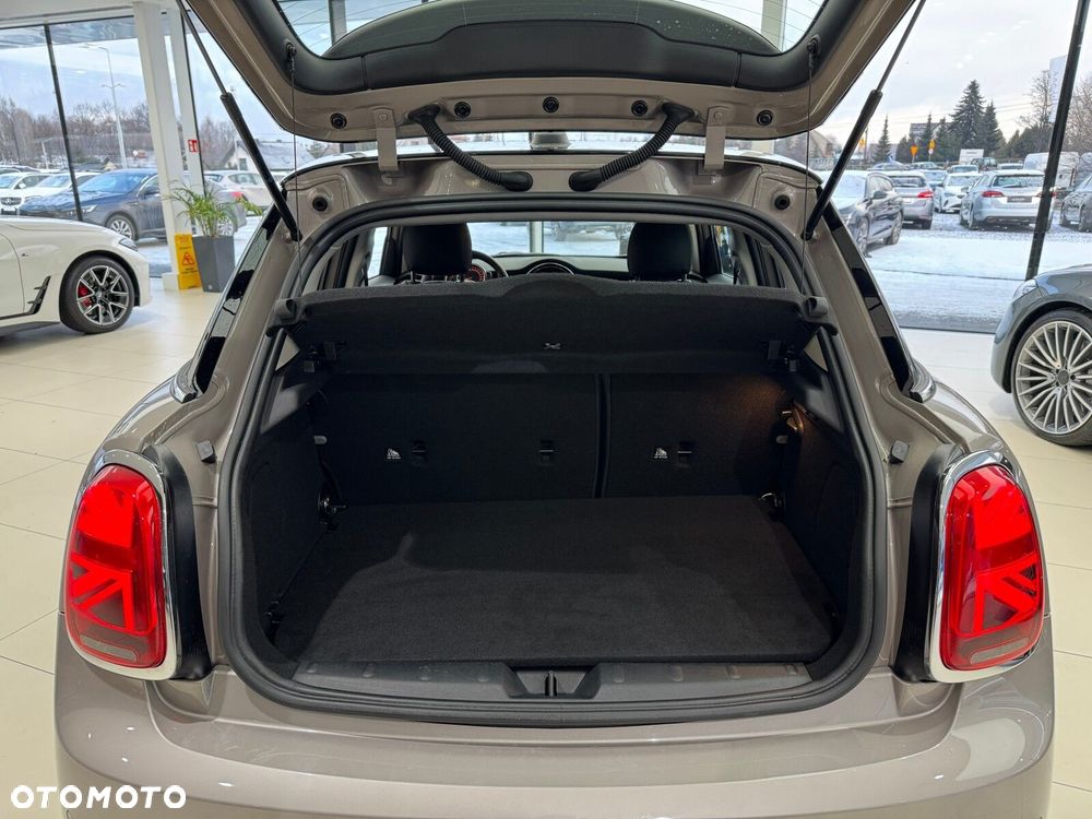 MINI Cooper Standard - 16