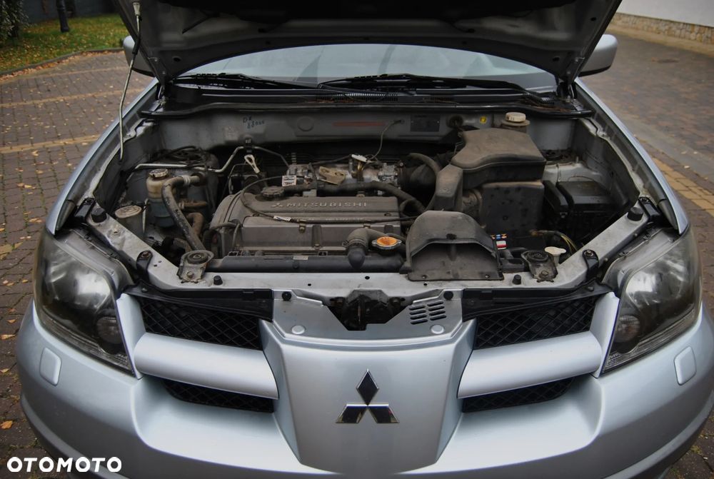 Mitsubishi Outlander 2.0 4WD Invite - 14