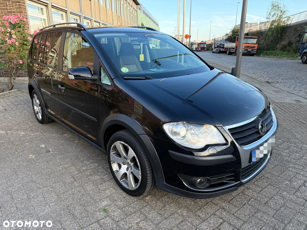 Volkswagen Touran 1.4 TSI DSG Cross - 5