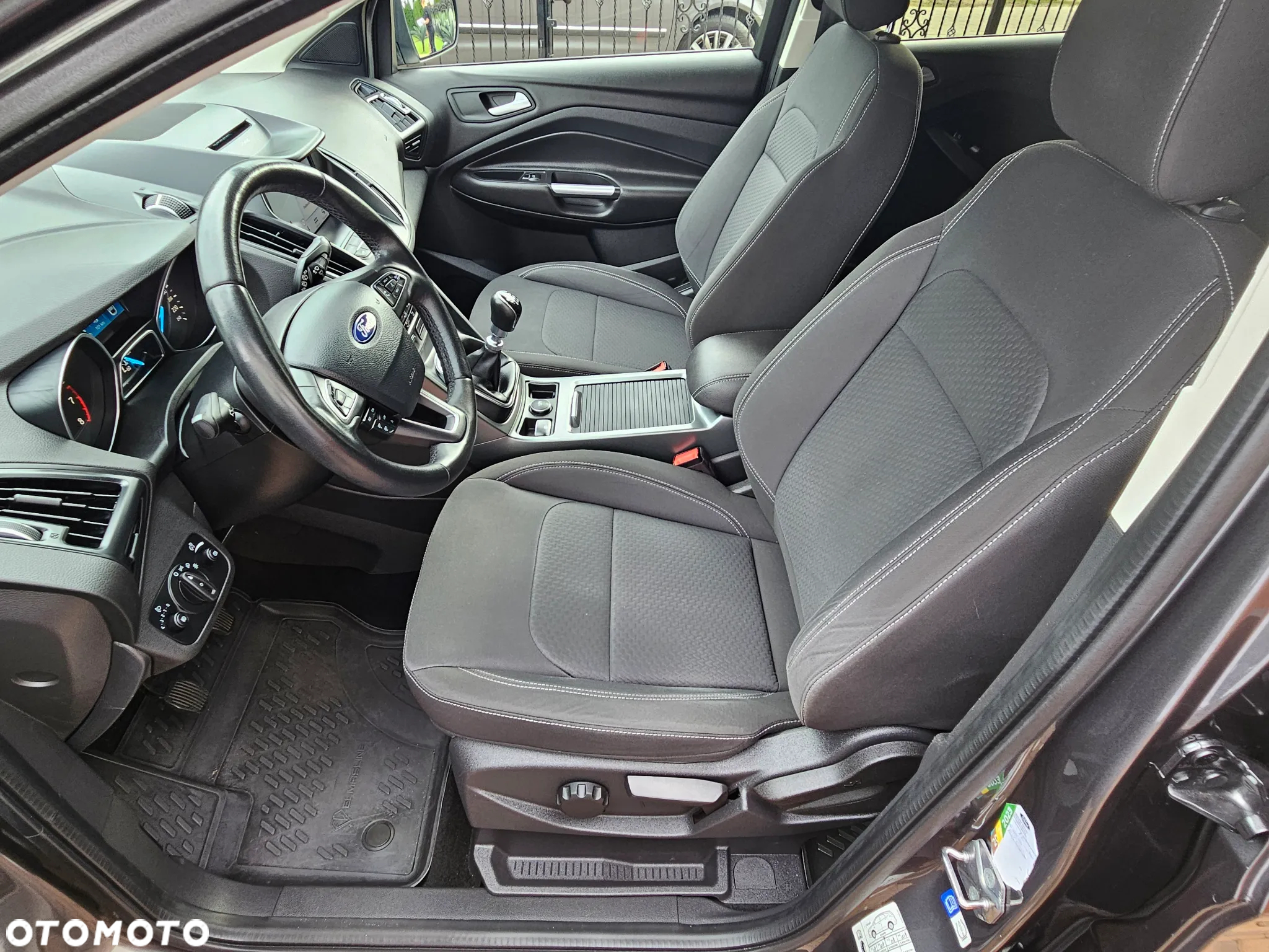 Ford Kuga - 14