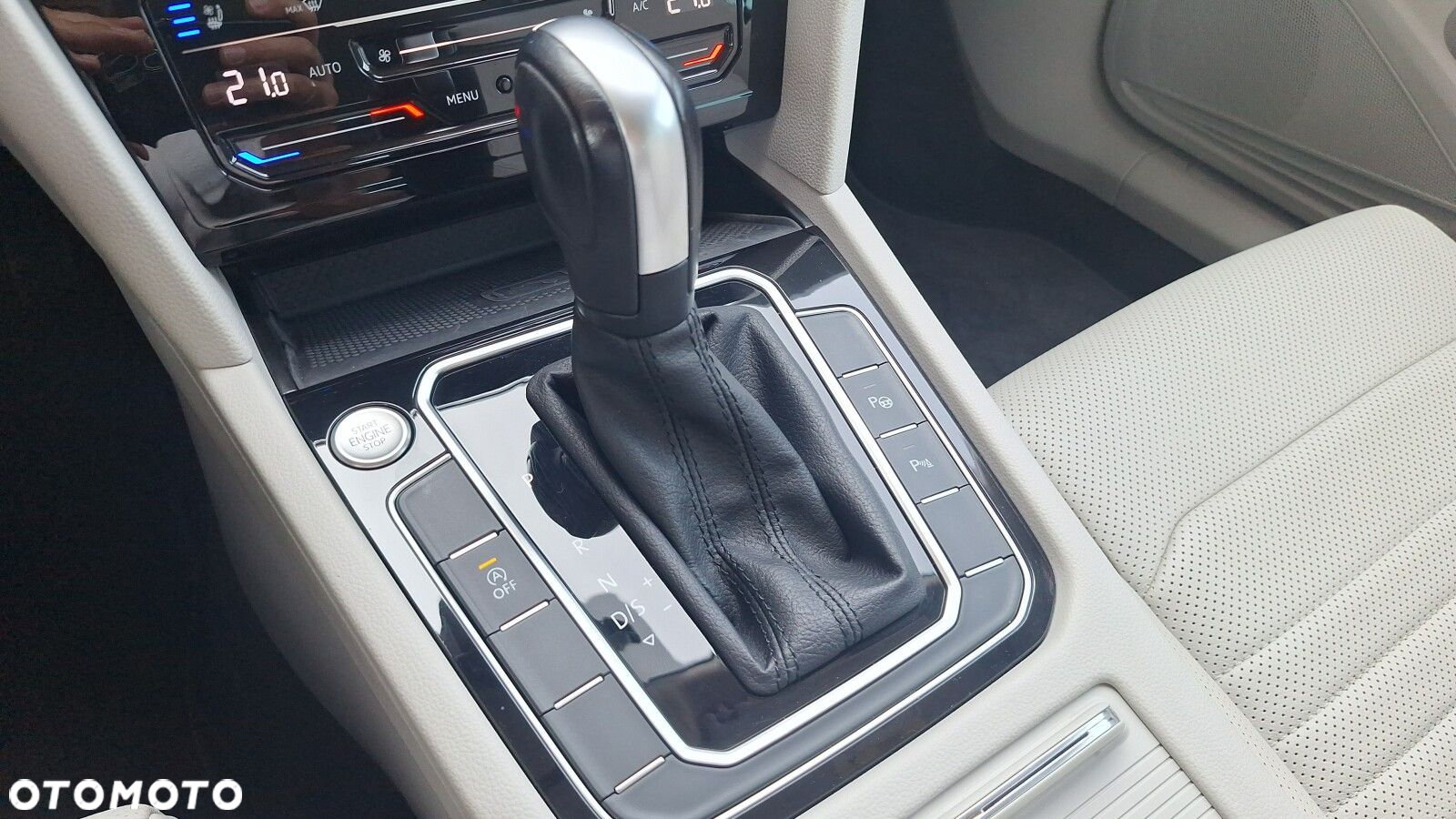 Volkswagen Passat 2.0 TDI Business DSG - 36