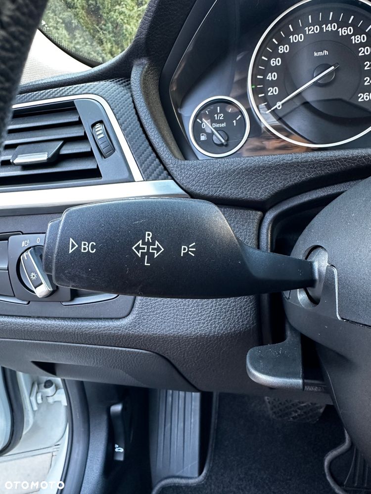 BMW Seria 3 320d Sport Line - 28