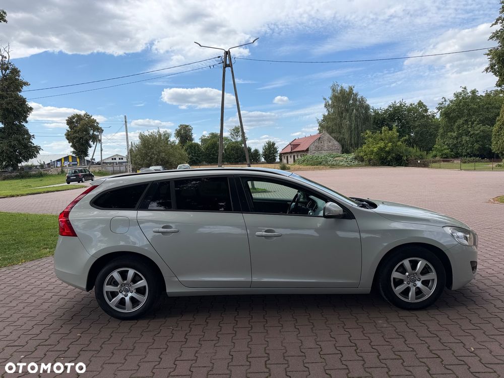 Volvo V60 D4 Edition - 14