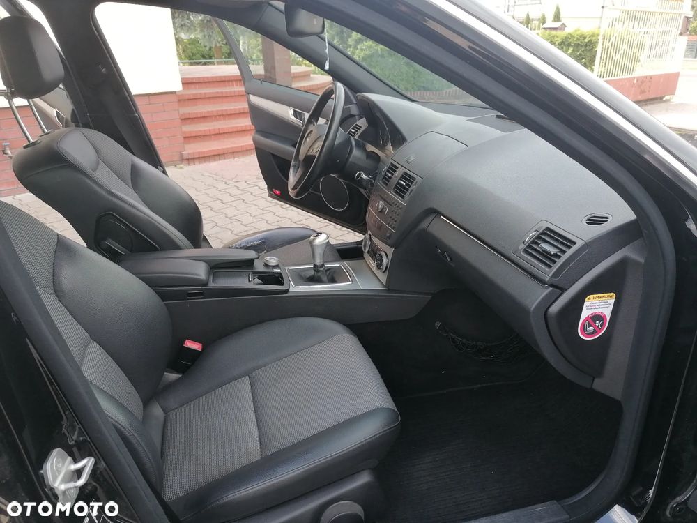 Mercedes-Benz Klasa C 220 CDI DPF (BlueEFFICIENCY) Avantgarde - 15