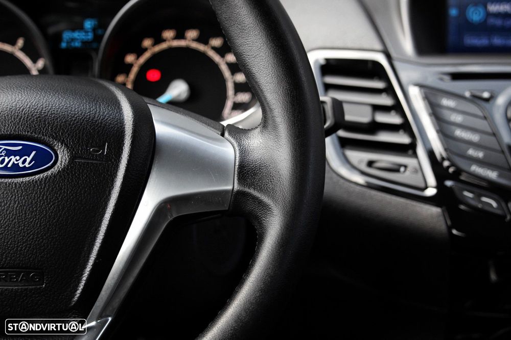Ford Fiesta 1.0 EcoBoost Titanium - 23