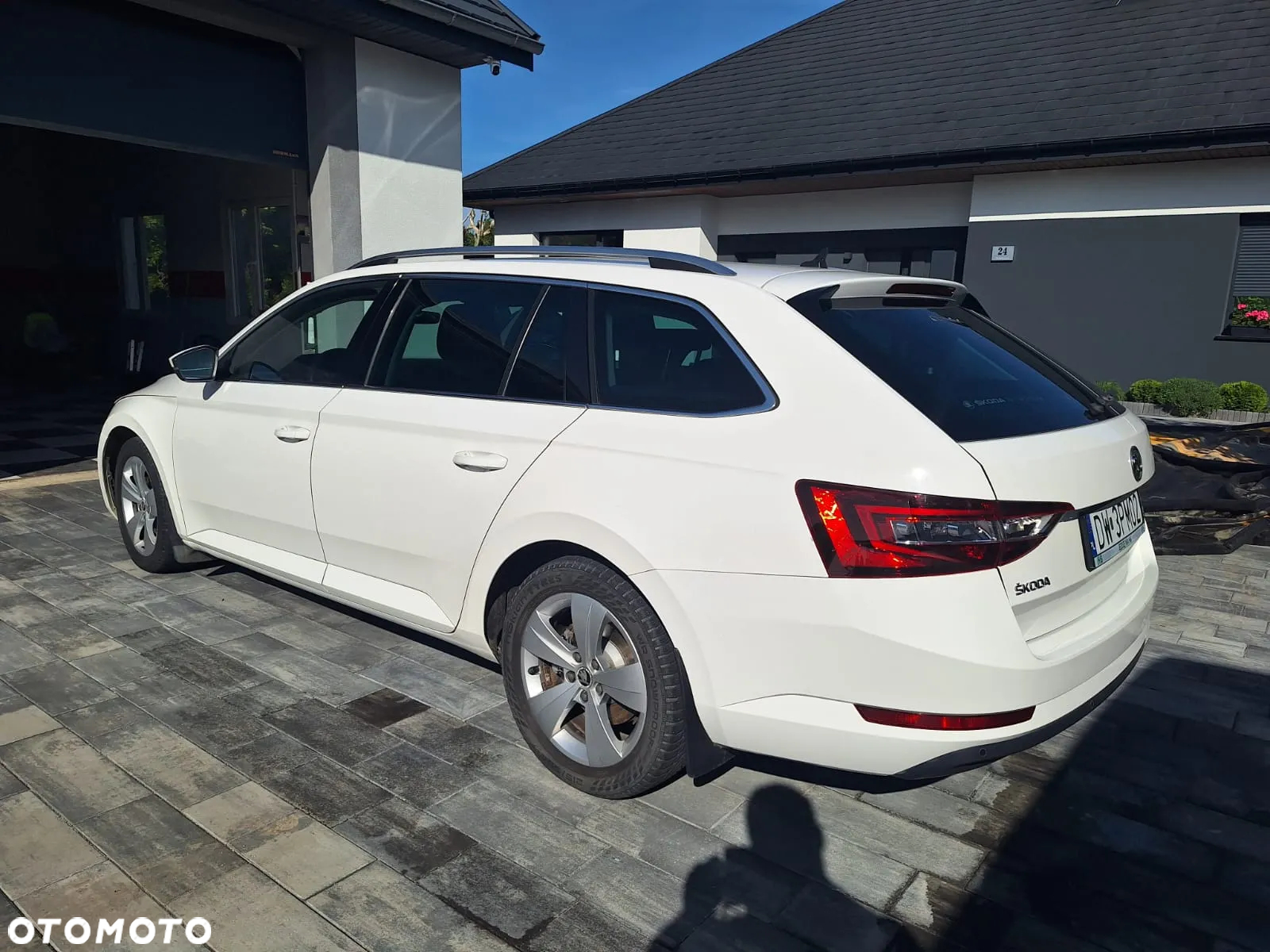 Skoda Superb 2.0 TDI Ambition DSG - 4