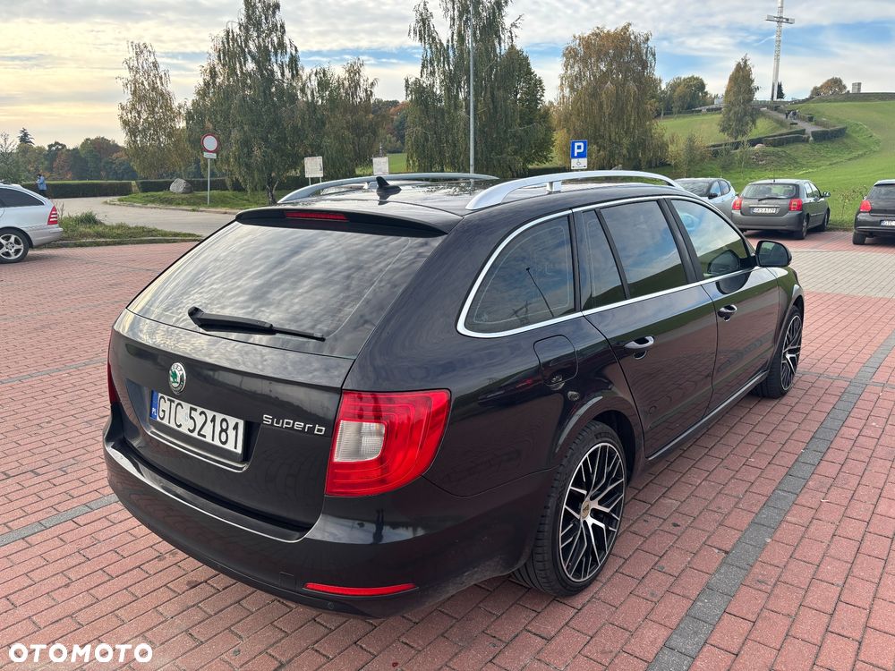 Skoda Superb 2012 photo 5