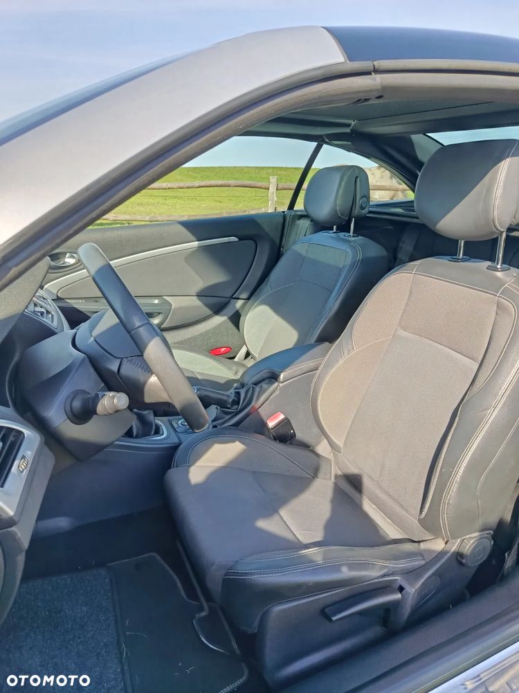 Renault Megane Coupe Energy dCi 110 FAP Start & Stop Expression - 6
