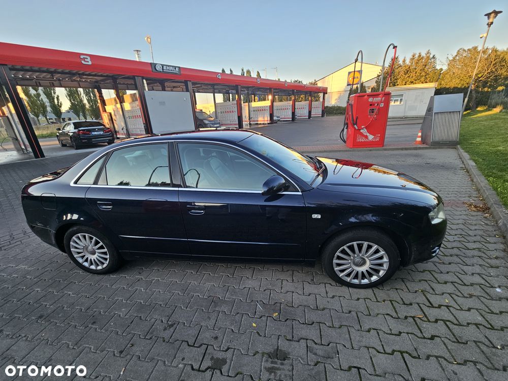 Audi A4 Limousine - 5