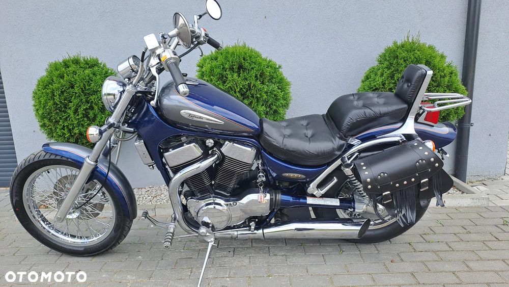 Suzuki Intruder - 5