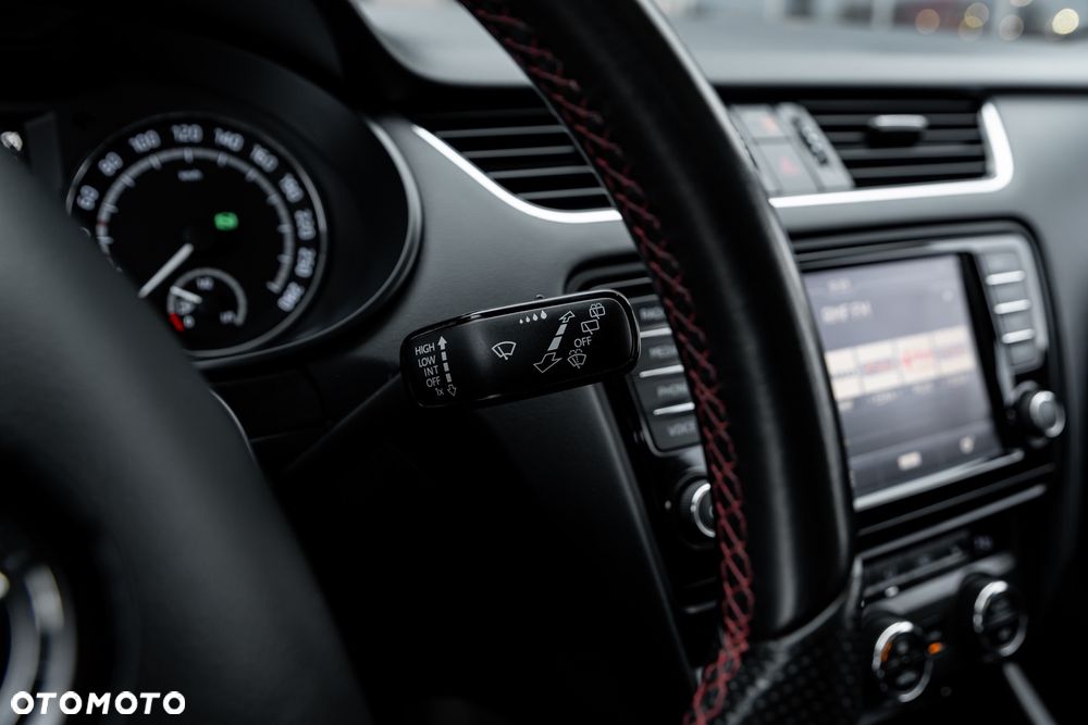 Skoda Octavia Combi 2.0 TSI (Green tec) DSG RS - 31