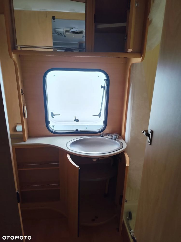 Dethleffs Camper - 14