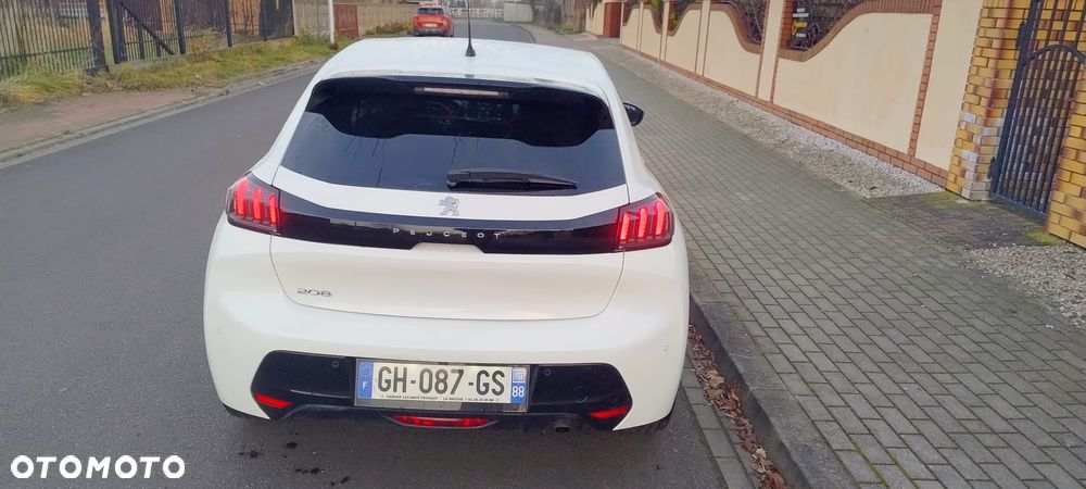 Peugeot 208 - 5