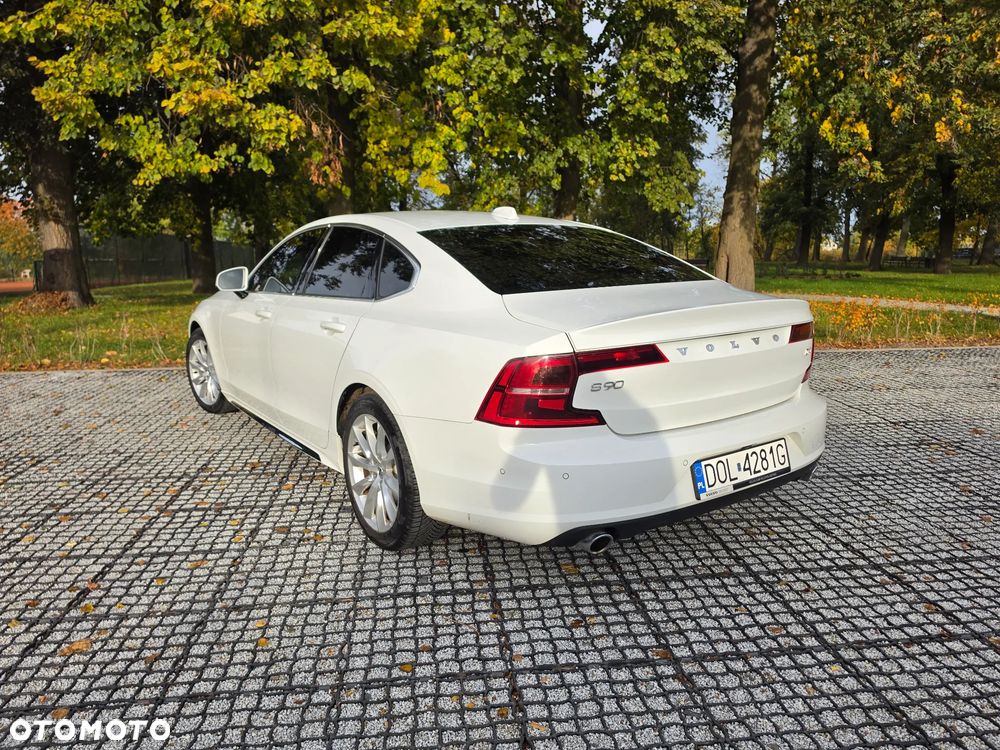 Volvo S90 D4 SCR Momentum Pro - 3