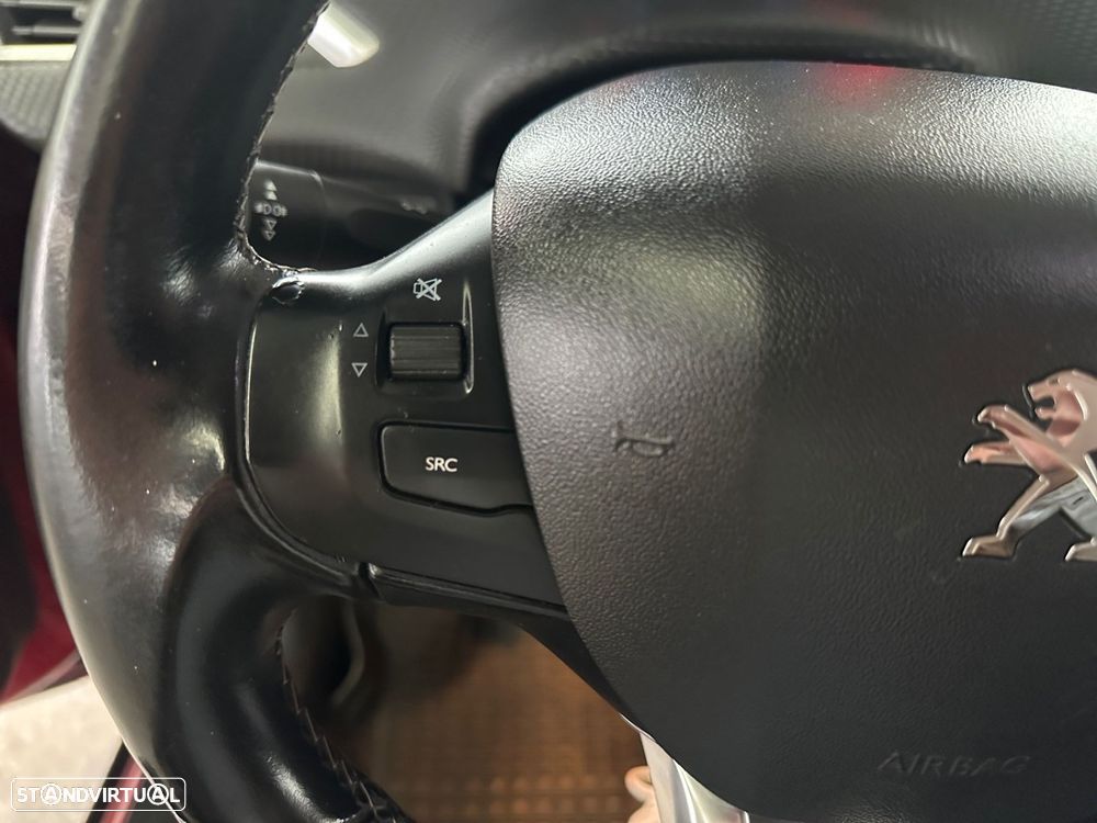 Peugeot 2008 1.2 PureTech Allure - 13