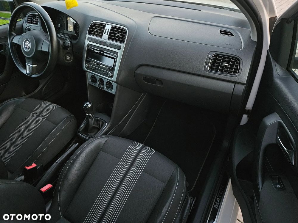 Volkswagen Polo 1.2 TSI MATCH - 16