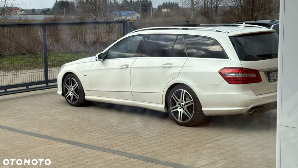 Mercedes-Benz Klasa E 500 4Matic BlueEFFICIENCY 7G-TRONIC Avantgarde - 23
