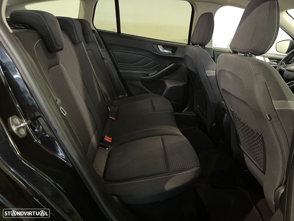 Ford Focus SW 1.5 TDCi EcoBlue Connected - 13