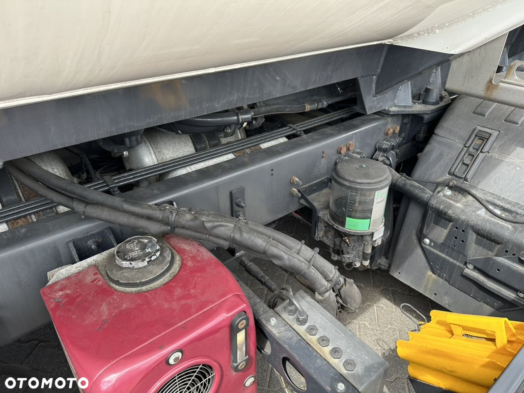 Scania P400 6X2  LAG CYSTERNA 4komory 20.600L 1 własciciel - 36