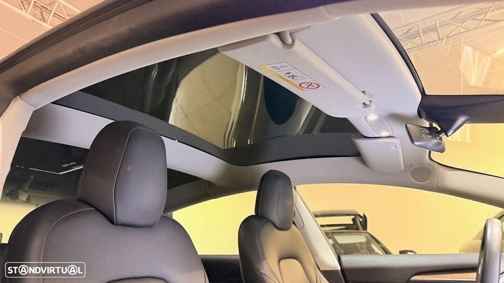 Tesla Model 3 Standard Range Plus RWD - 3