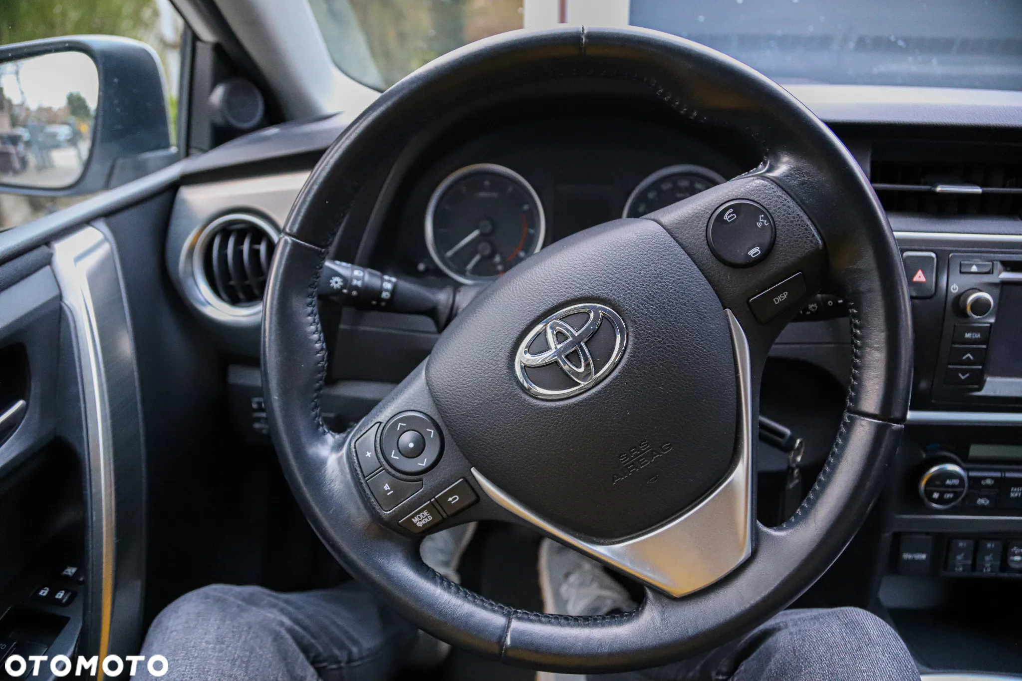 Toyota Auris - 13