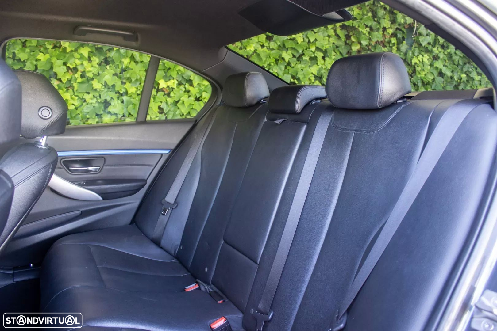 BMW 330 e iPerformance Pack M - 13