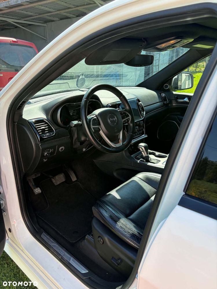 Jeep Grand Cherokee - 11