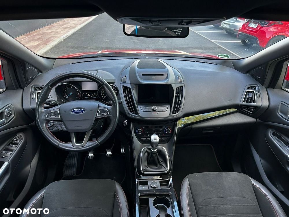 Ford Kuga 1.5 EcoBoost 2x4 ST-Line - 8