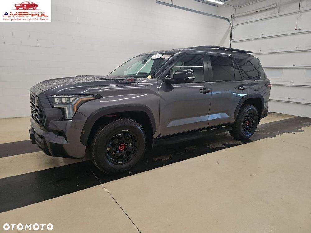 Toyota Sequoia - 1