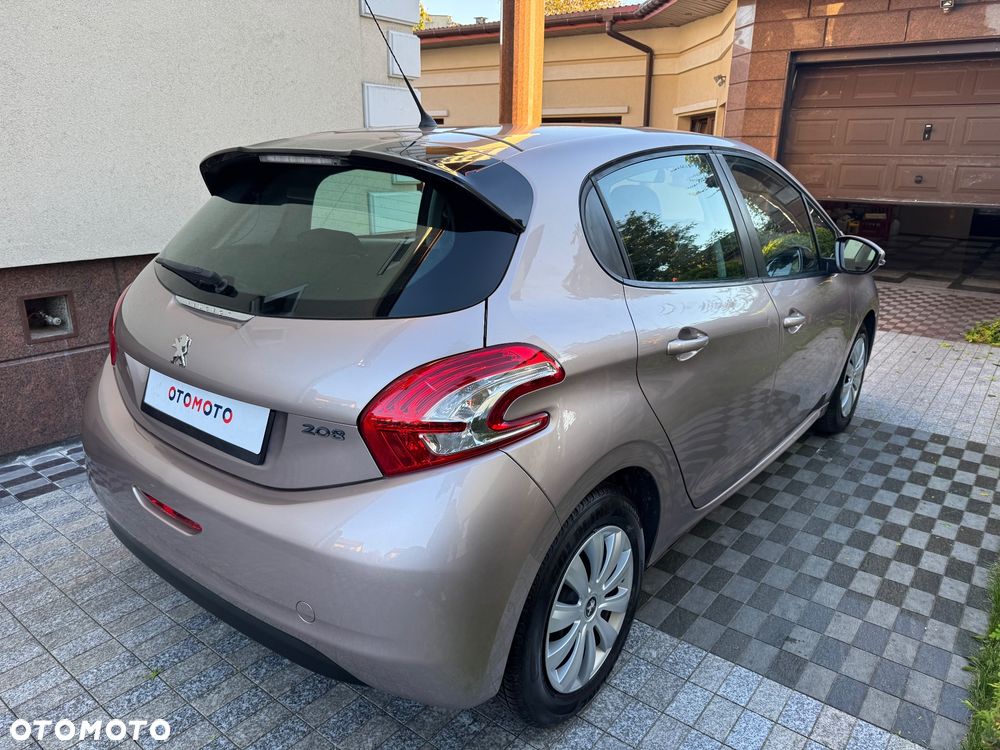 Peugeot 208 - 6