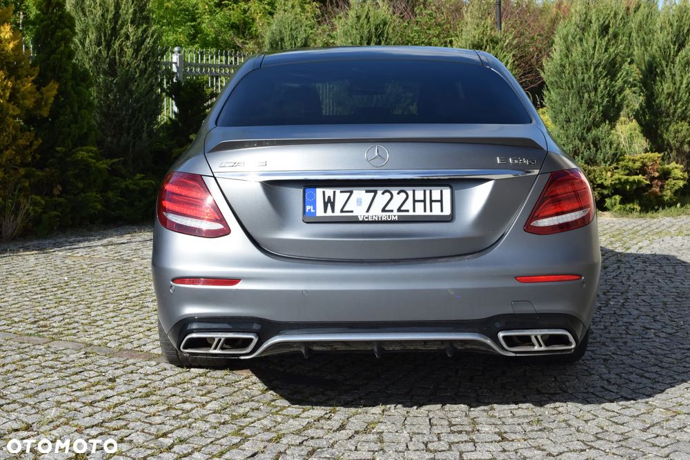 Mercedes-Benz Klasa E - 9