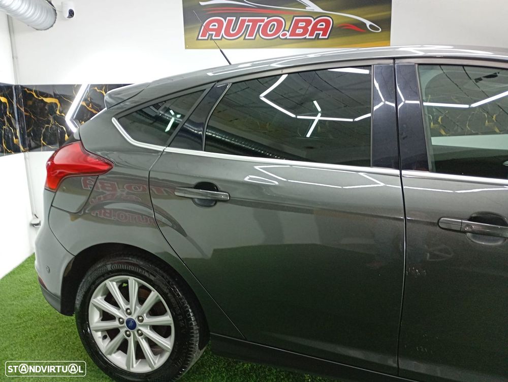 Ford Focus 1.0 SCTi ST-Line - 37
